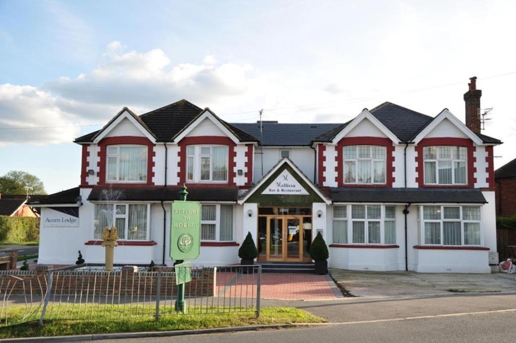 Acorn Lodge Hotel Gatwick & Parking Horley Kültér fotó