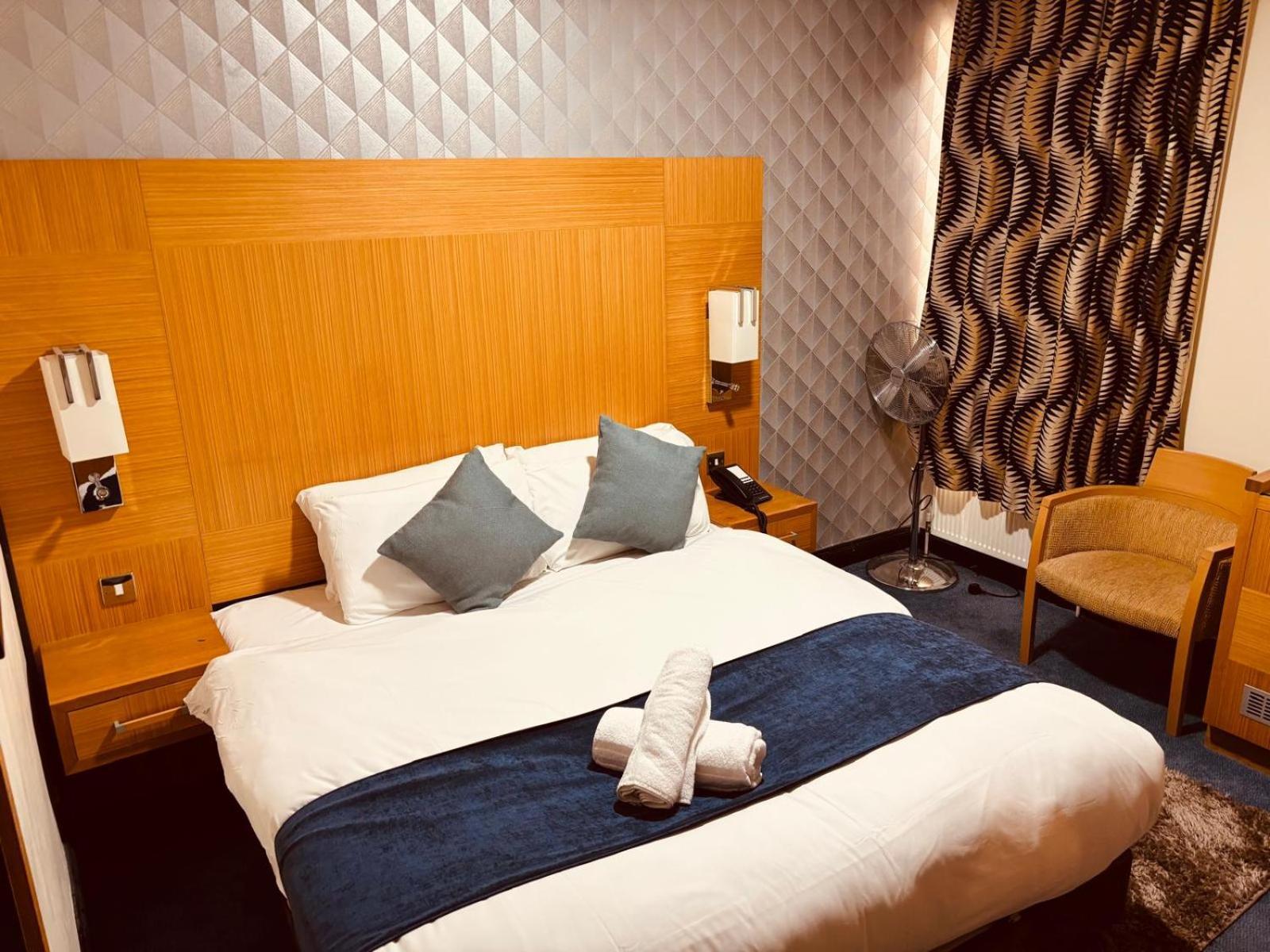 Acorn Lodge Hotel Gatwick & Parking Horley Kültér fotó