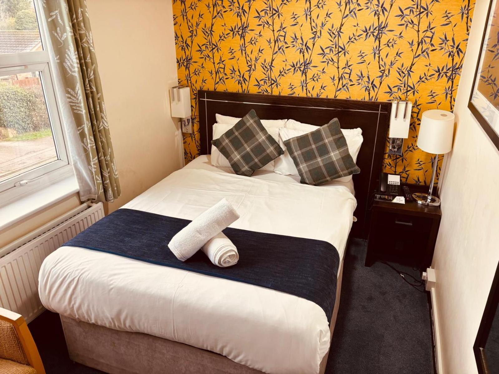 Acorn Lodge Hotel Gatwick & Parking Horley Kültér fotó