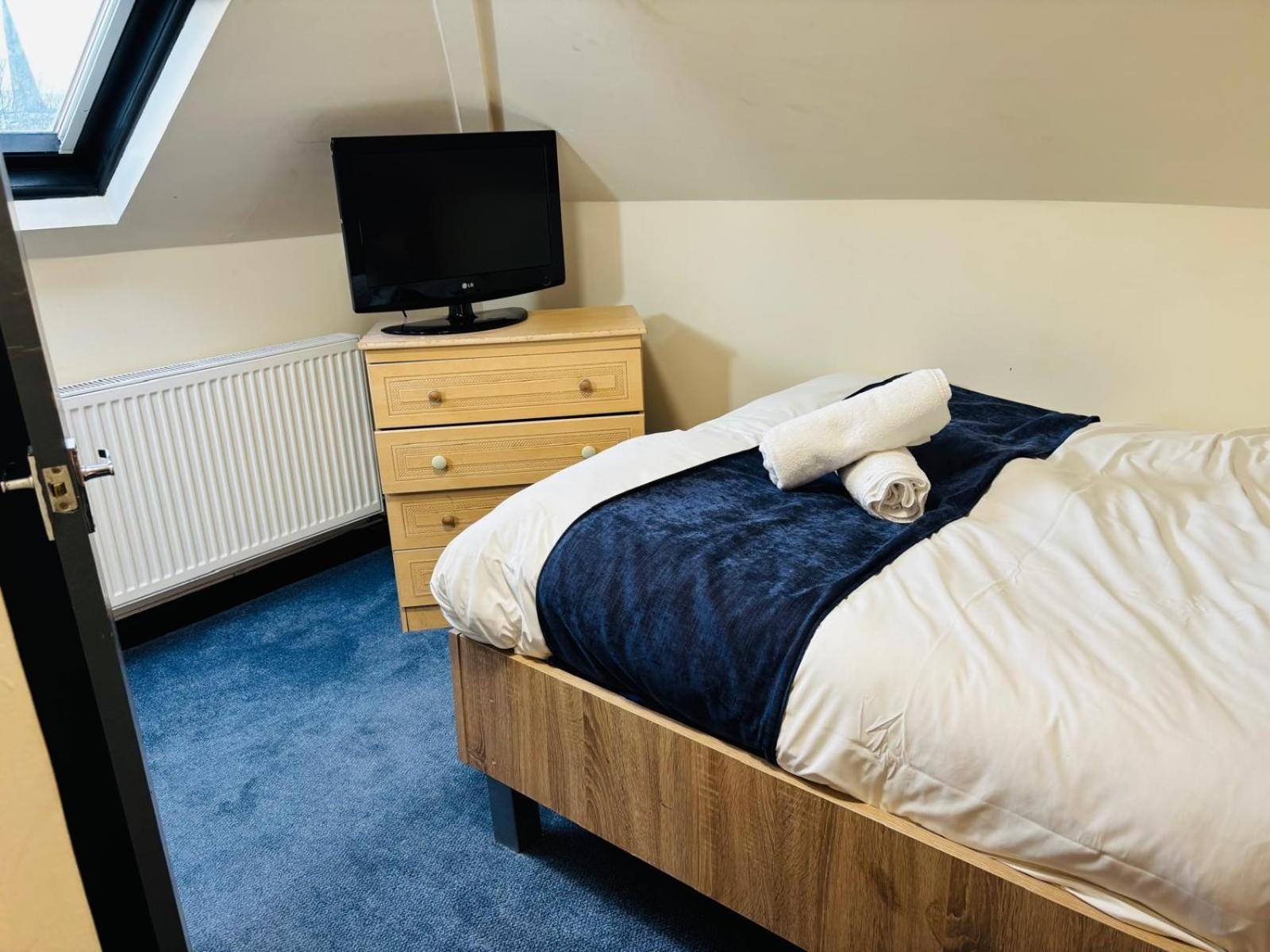 Acorn Lodge Hotel Gatwick & Parking Horley Kültér fotó