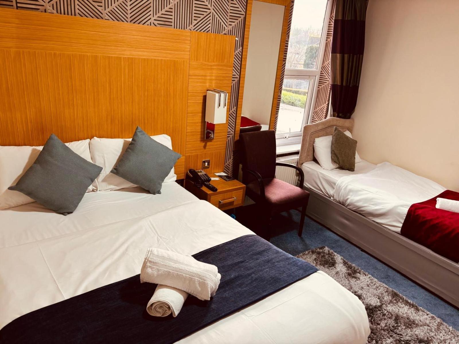 Acorn Lodge Hotel Gatwick & Parking Horley Kültér fotó