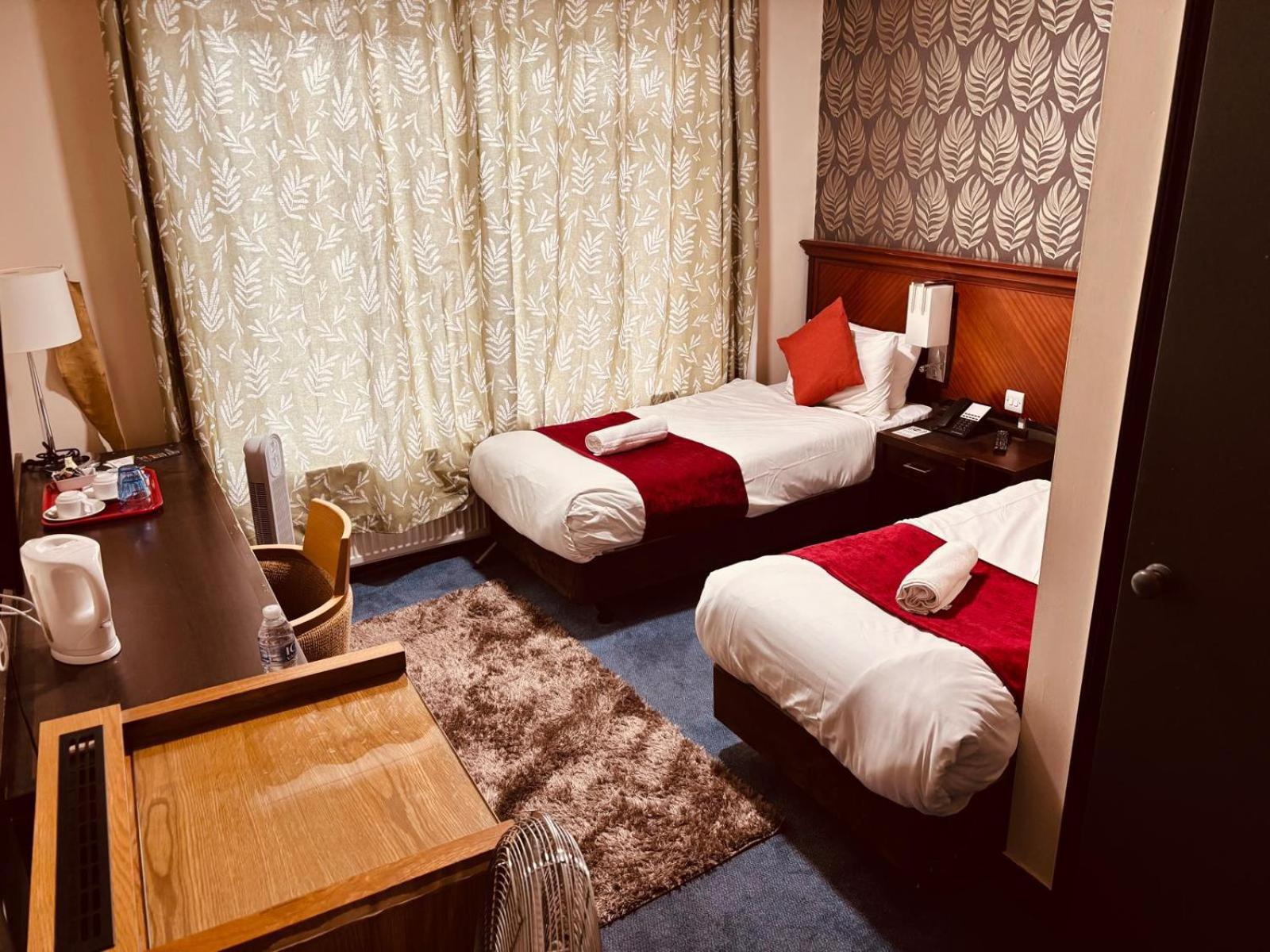 Acorn Lodge Hotel Gatwick & Parking Horley Kültér fotó