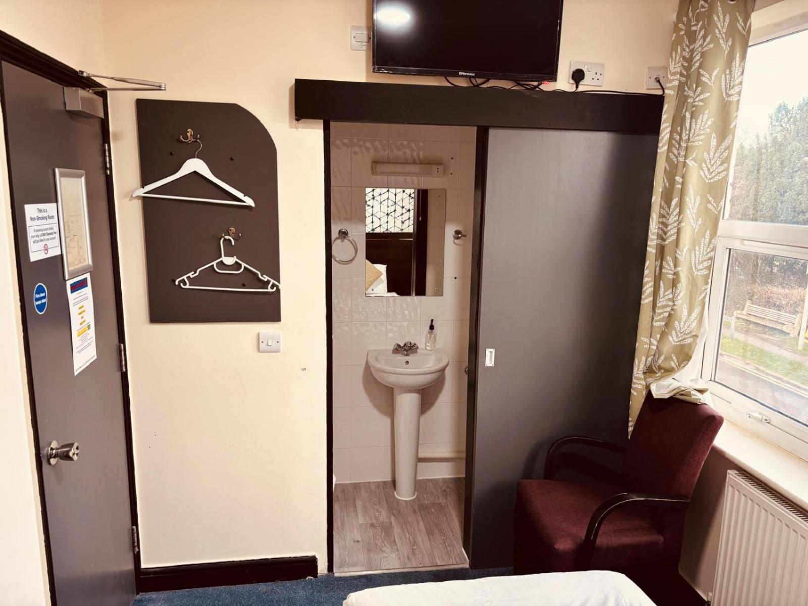 Acorn Lodge Hotel Gatwick & Parking Horley Kültér fotó
