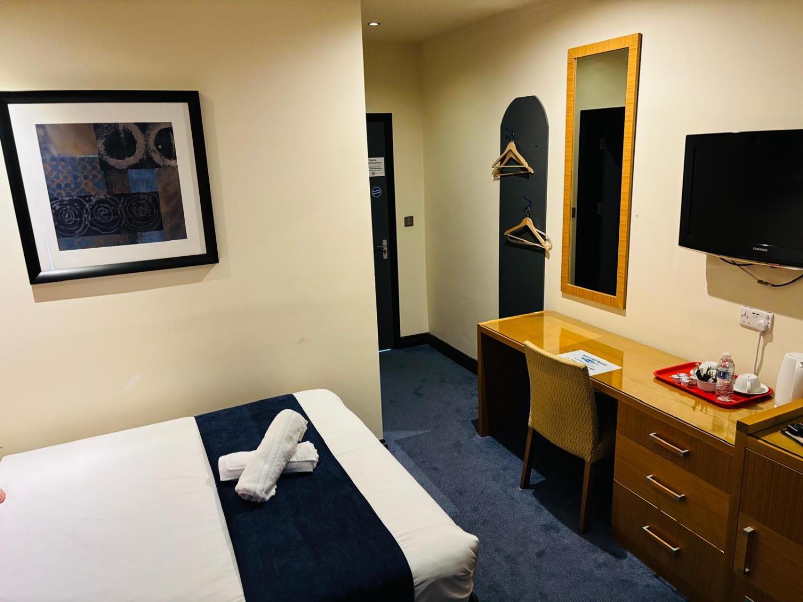 Acorn Lodge Hotel Gatwick & Parking Horley Kültér fotó