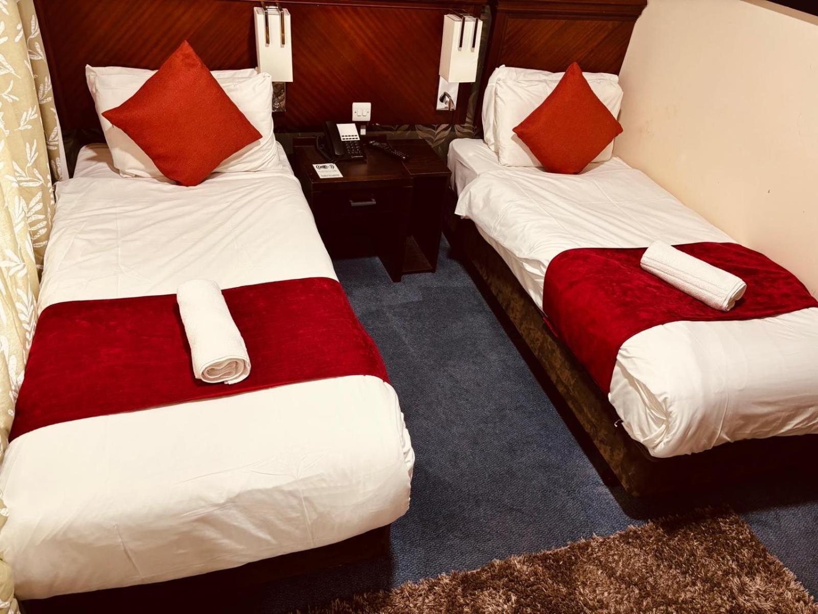 Acorn Lodge Hotel Gatwick & Parking Horley Kültér fotó