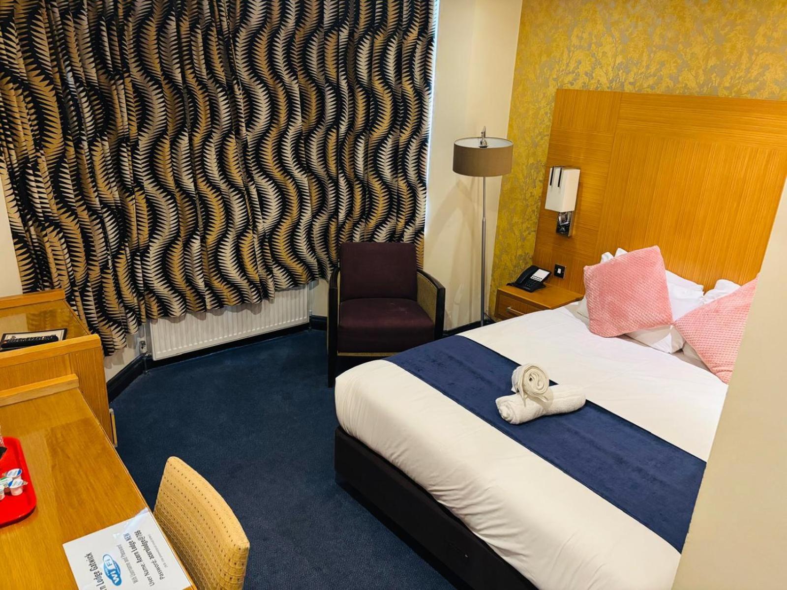 Acorn Lodge Hotel Gatwick & Parking Horley Kültér fotó