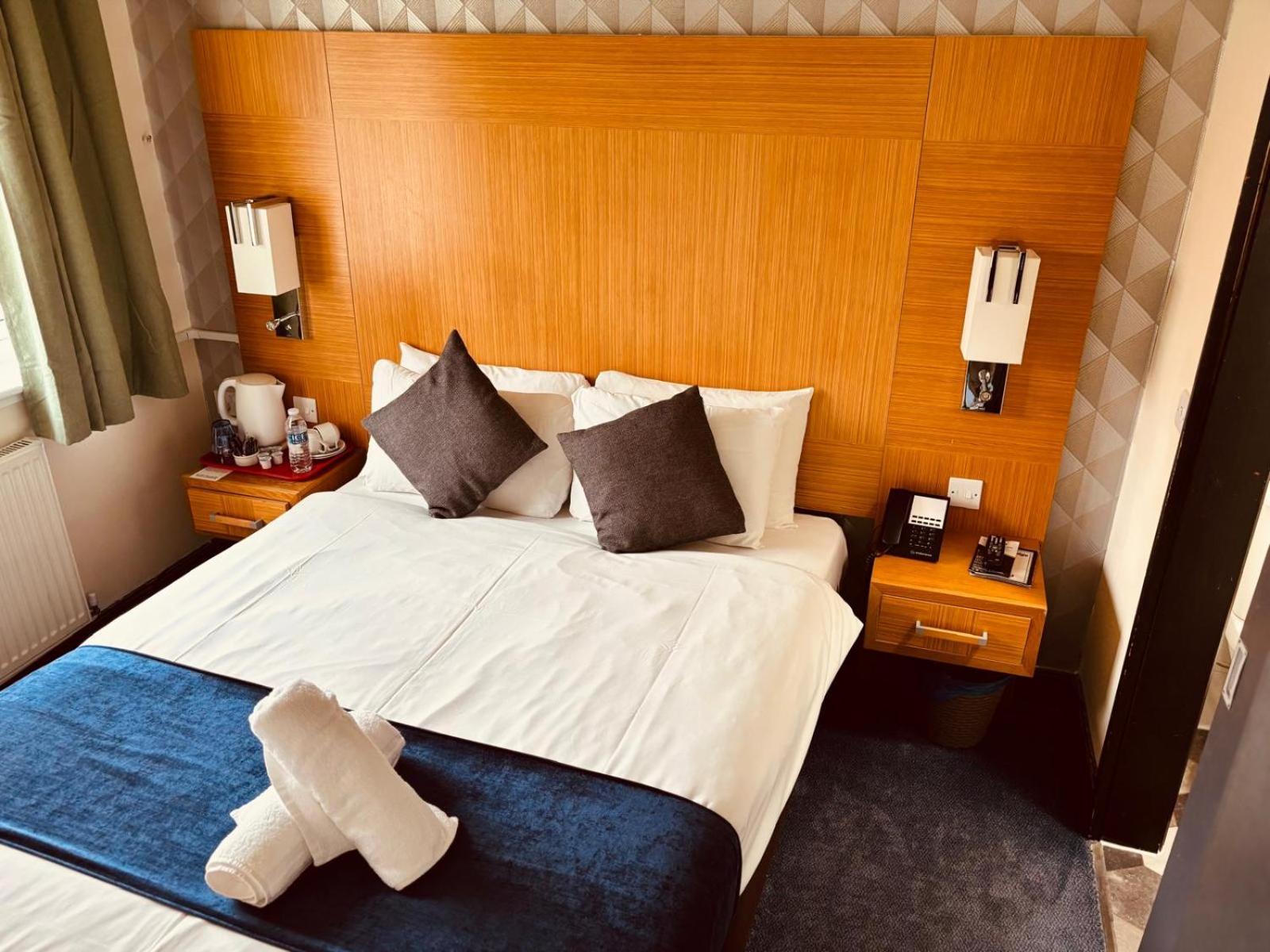 Acorn Lodge Hotel Gatwick & Parking Horley Kültér fotó